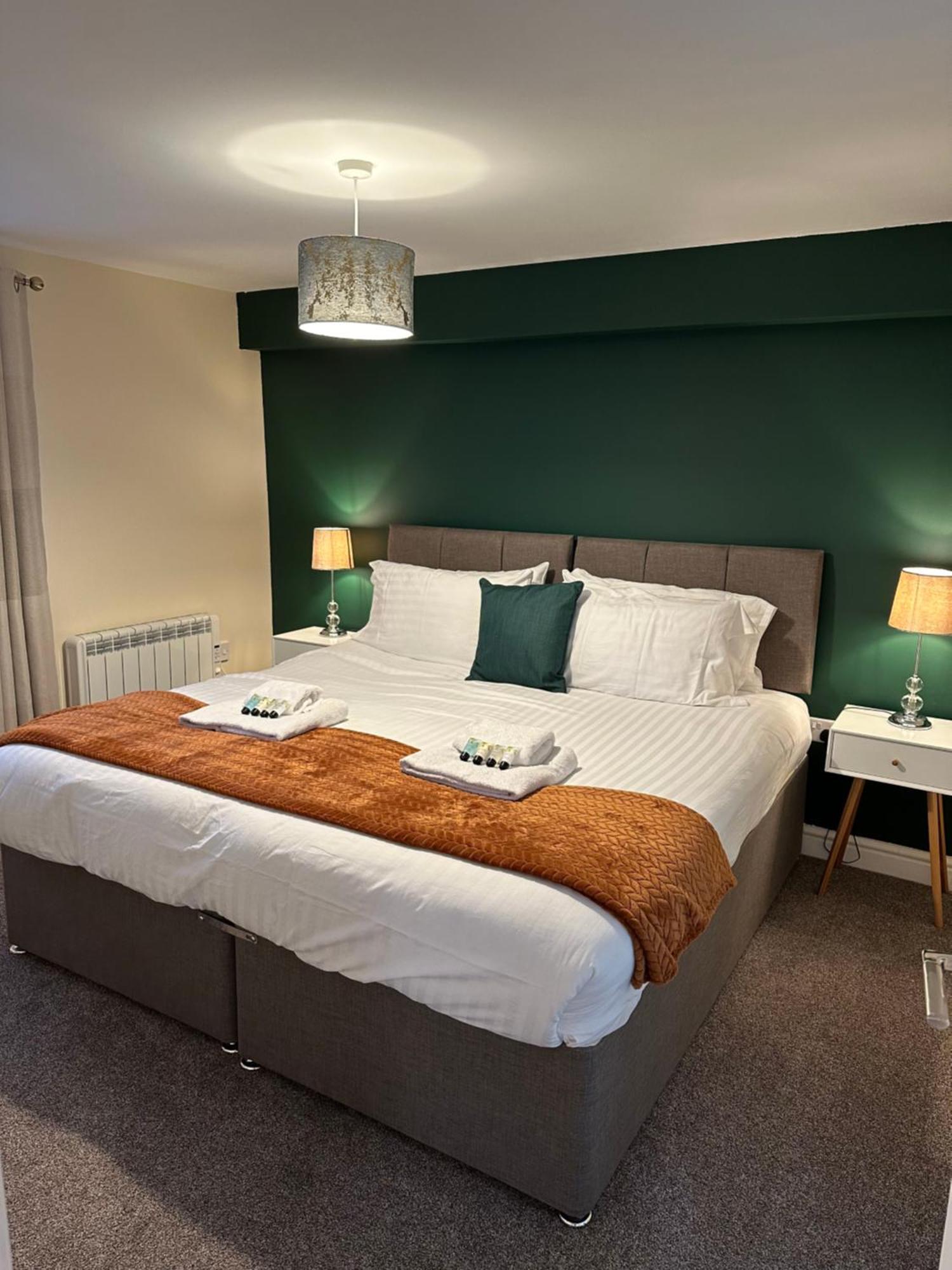 Orange Lilly In Stroud With Free Parking *