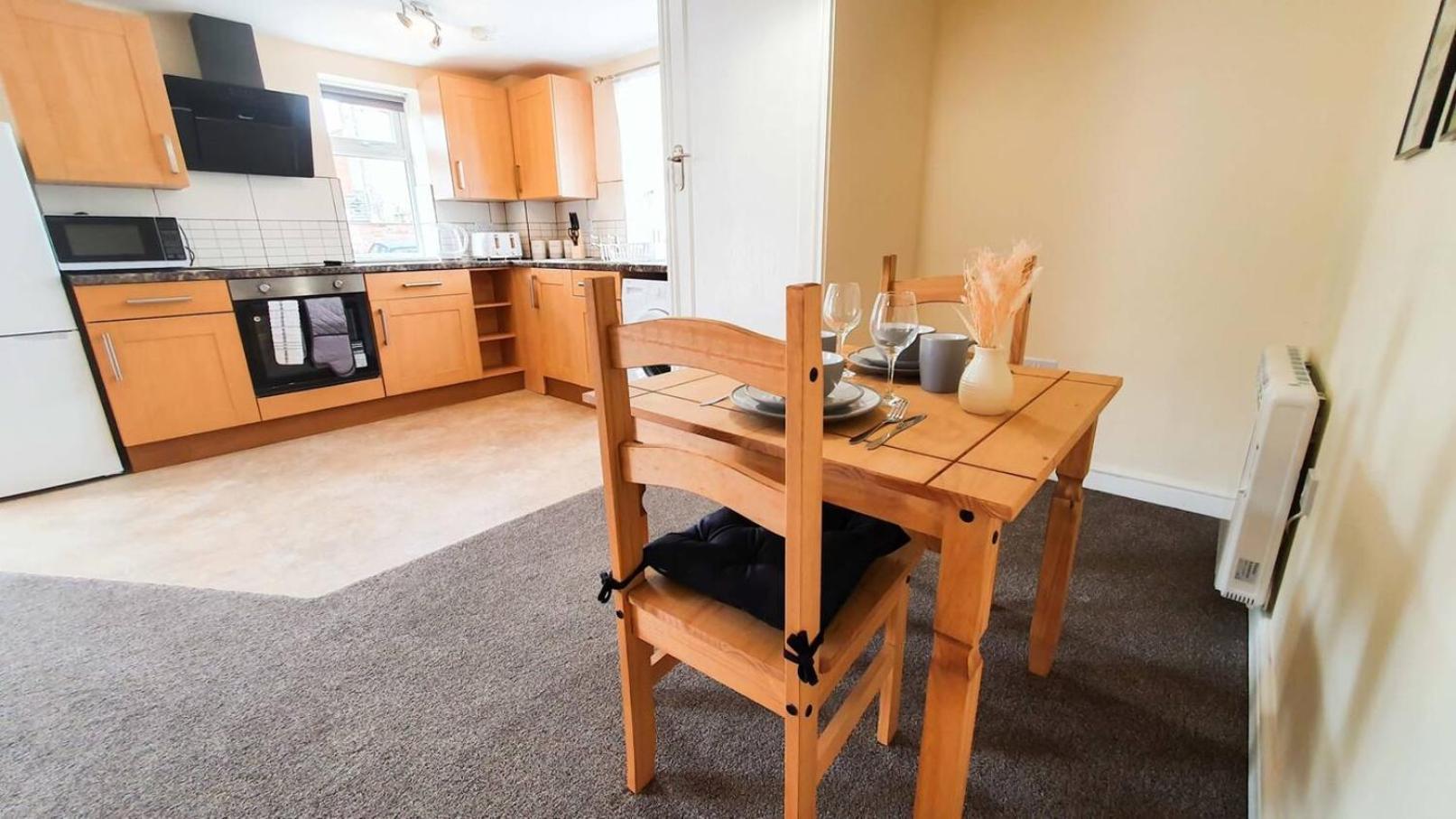 Orange Lilly In Stroud With Free Parking *